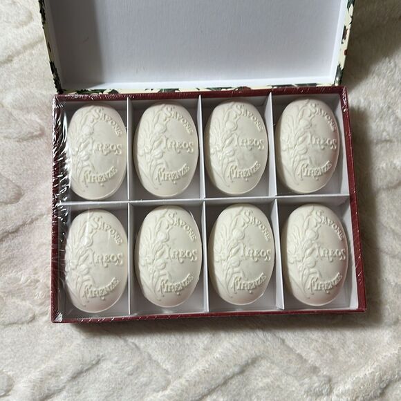 Saponerie Fissi Triple Milled Hand Soap Set of 8 Merry Christmas Red Berries - Picture 6 of 7